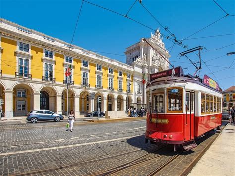 The 5 capitals of Portugal throughout history.